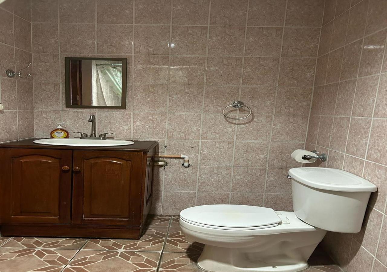 Casa Robles - Your Stay Near Airport 마나과 외부 사진