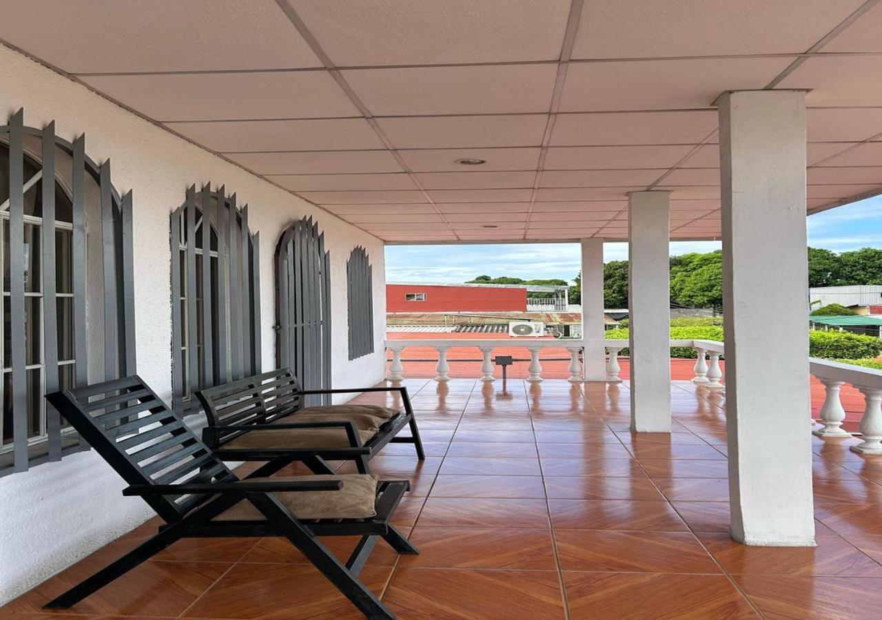 Casa Robles - Your Stay Near Airport 마나과 외부 사진