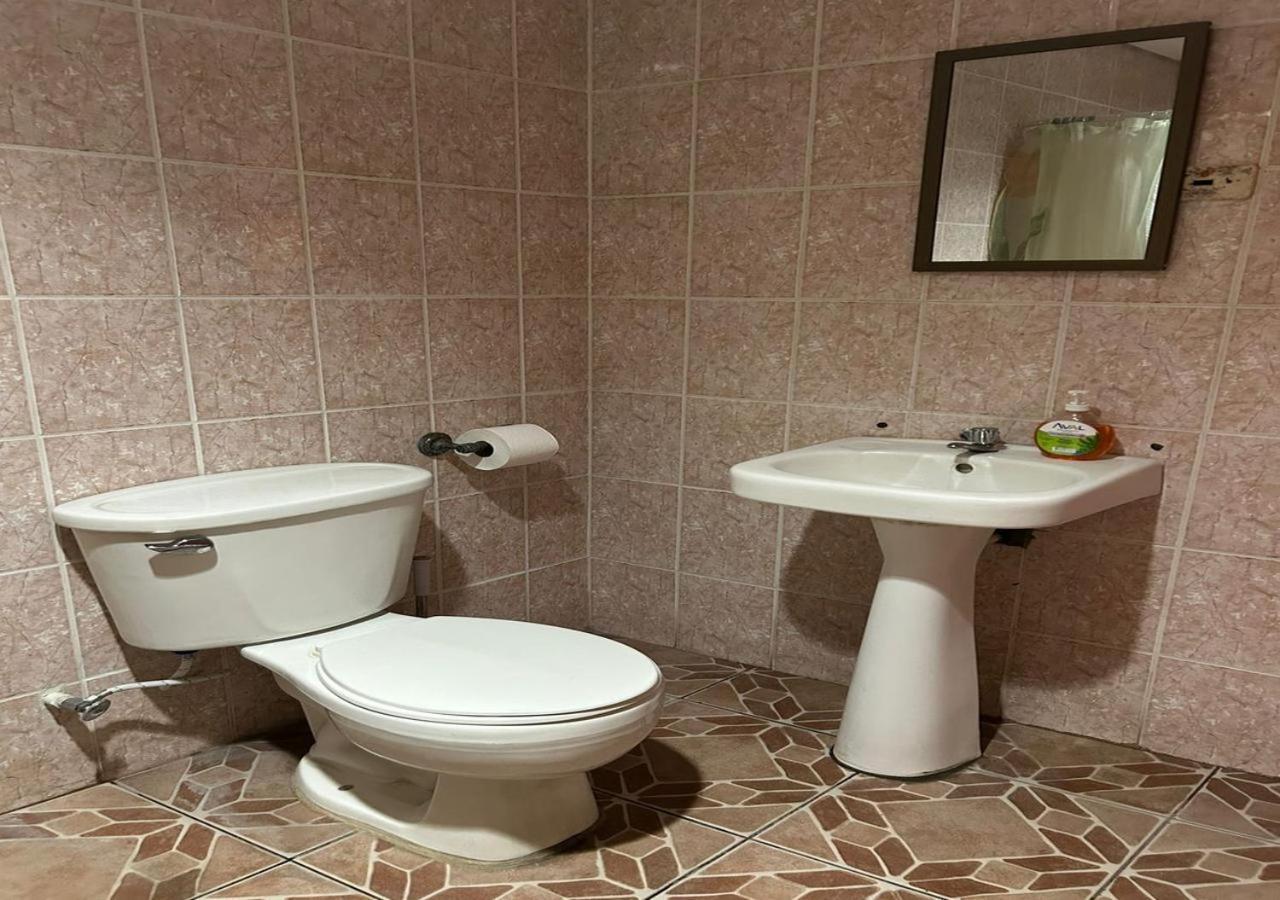 Casa Robles - Your Stay Near Airport 마나과 외부 사진