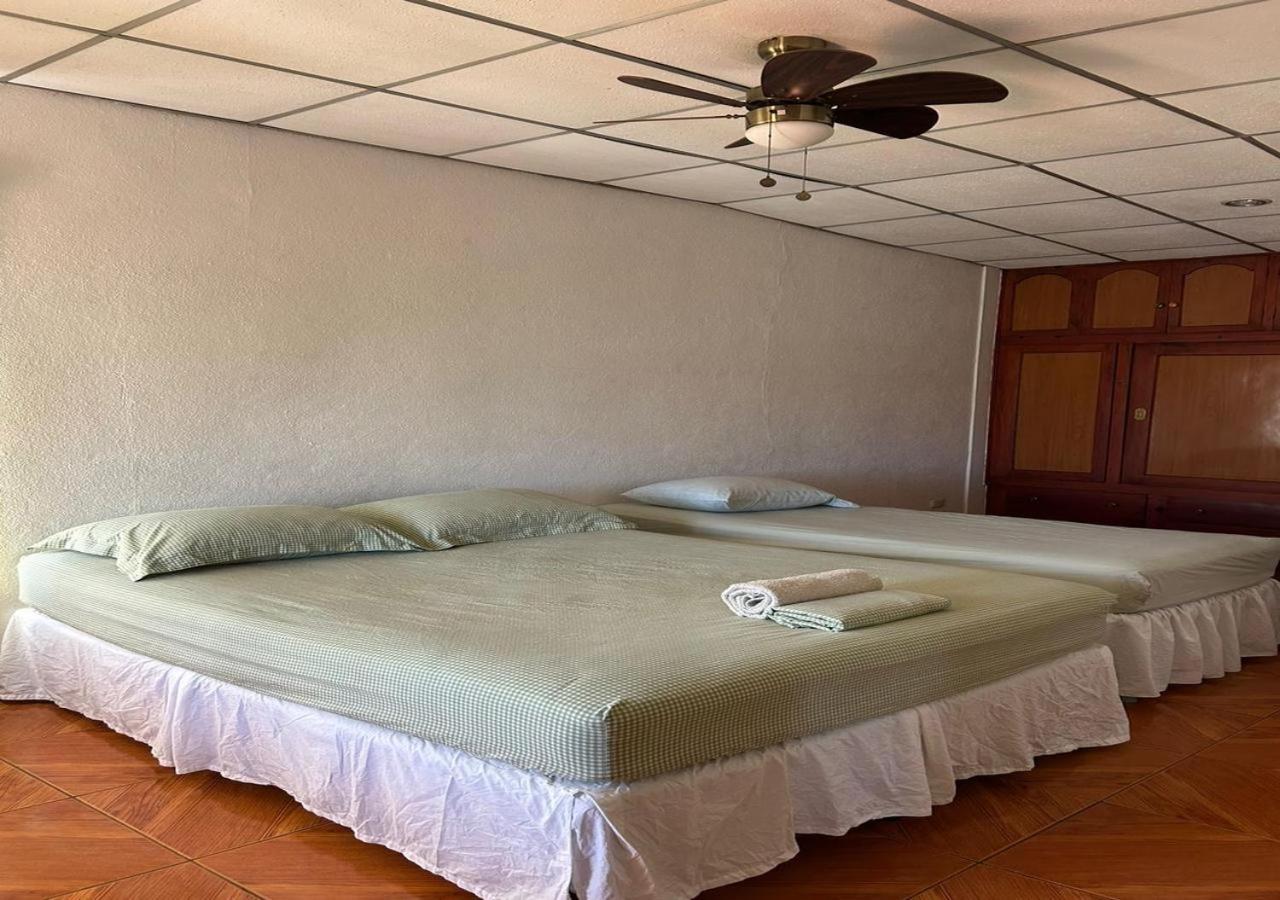 Casa Robles - Your Stay Near Airport 마나과 외부 사진