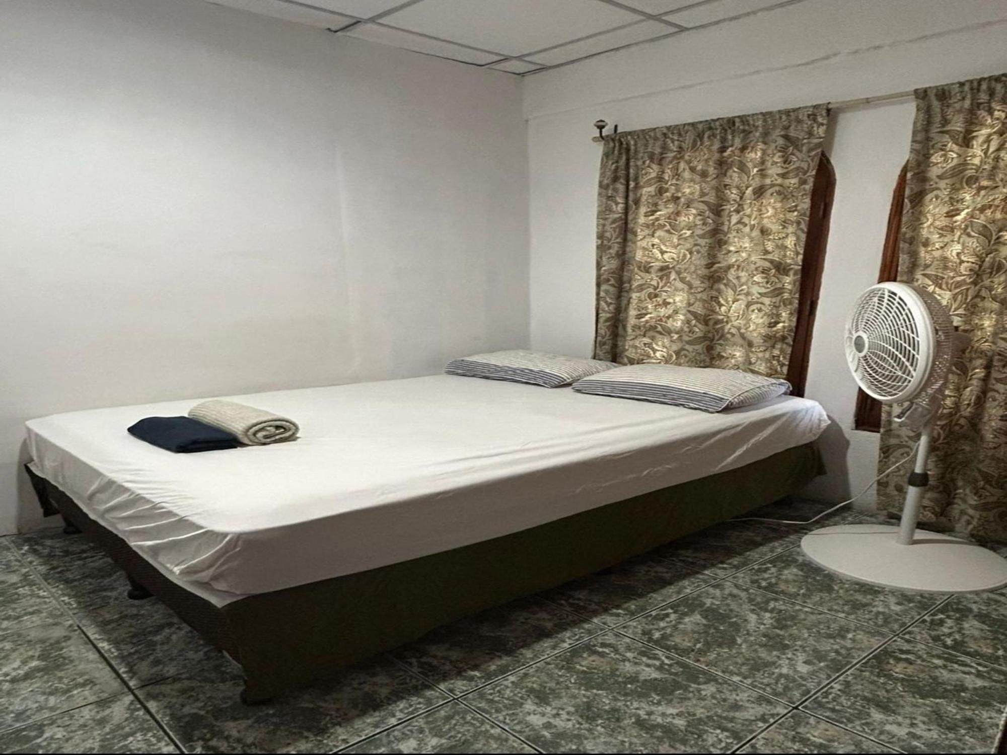 Casa Robles - Your Stay Near Airport 마나과 외부 사진